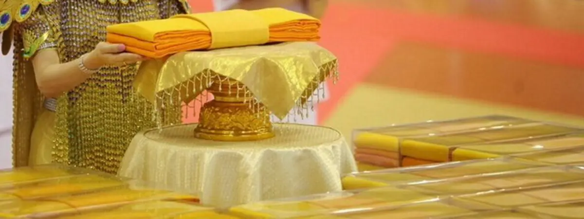 කඨිනය ඇතිරීම සහ කඨින චීවර පූජාව