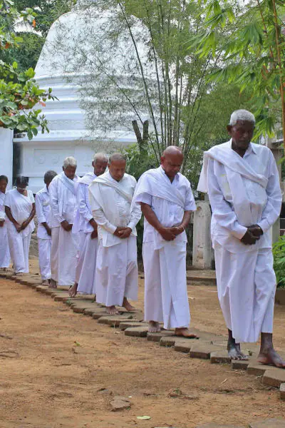 Uposatha Nawanga Silaya